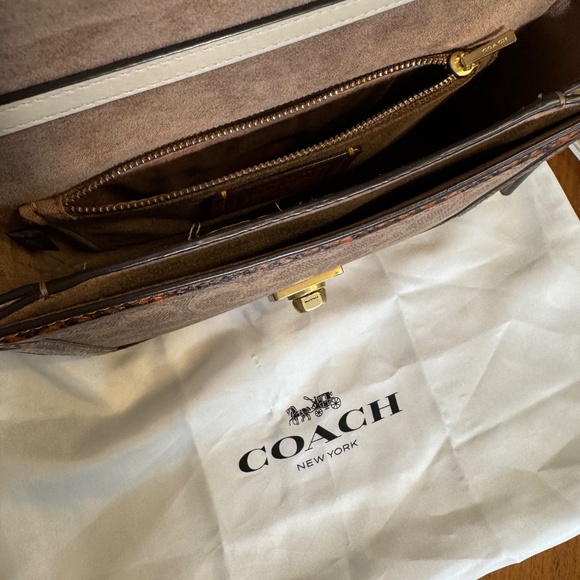 Coach Crossbody Bag with Dust Bag - Picture 8 of 8